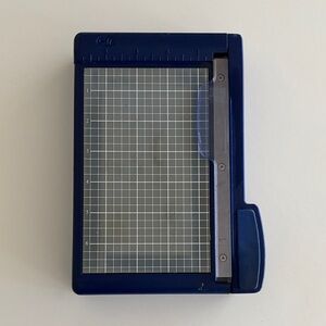 CREATIVE MEMORIES PAPER TRIMMER